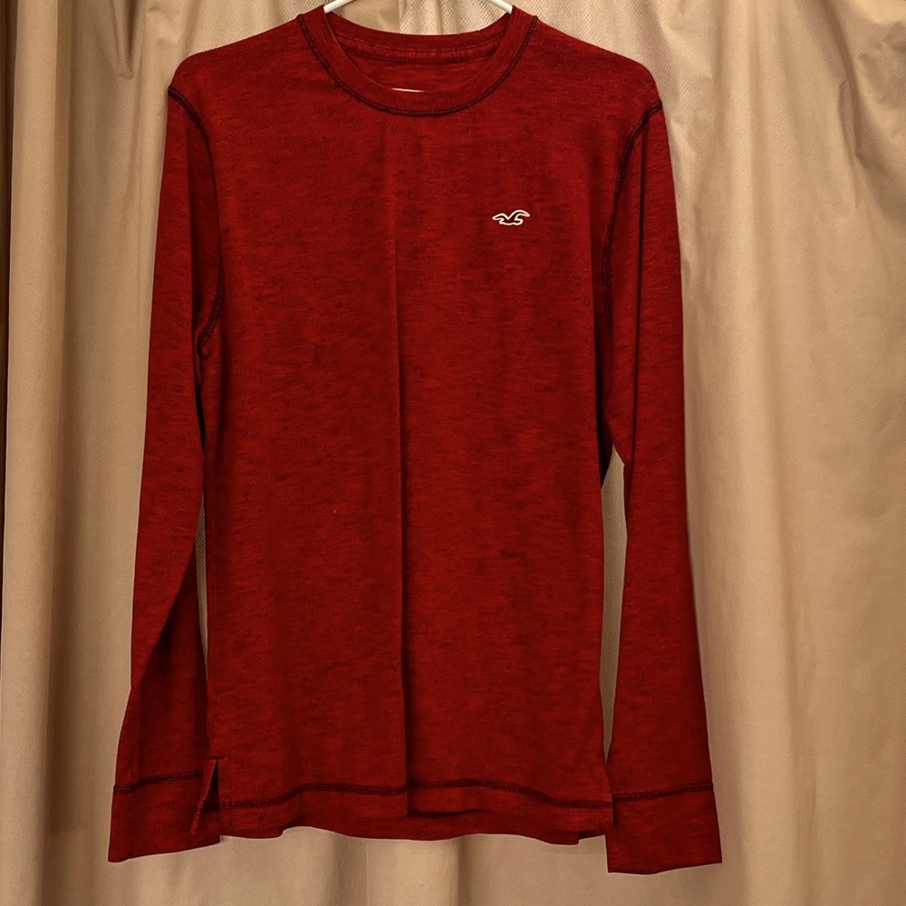 Red colors long sleeve holiister T-Shirt Size S